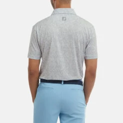 FootJoy Digital Camo FJ Print Lisle Golf Polo Shirt 13 FootJoy Digital Camo FJ Print Lisle Golf Polo Shirt -Golfausrüstungsgeschäft FootJoy SS22 Digital Camo FJ Print Lisle Golf Polo Shirt Grey 88438 Front model 3