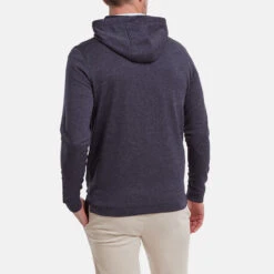 FootJoy Lightweight Golf Hoodie -Golfausrüstungsgeschäft FootJoy SS22 Lightweight Golf Hoodie Heather Navy 88448 model 3