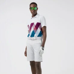 J.Lindeberg Active Argyle Golf Shorts -Golfausrüstungsgeschäft J.Lindeberg SS22 Active Argyl Golf Short P1345071 White Model 1