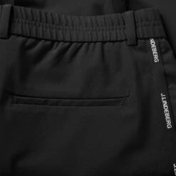 J.Lindeberg Stuart Stripe Golf Shorts -Golfausrüstungsgeschäft J.Lindeberg SS22 Stuart Stripe Golf Shorts GMPA05577 9999 Code TSLIN012 34 W Black detail