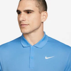Nike Dry Victory Solid Golf Polo Shirt -Golfausrüstungsgeschäft Nike SS22 Dry Victory Solid Golf Polo Shirt DH0822 412 M SHNIK780 University Blue White model 2